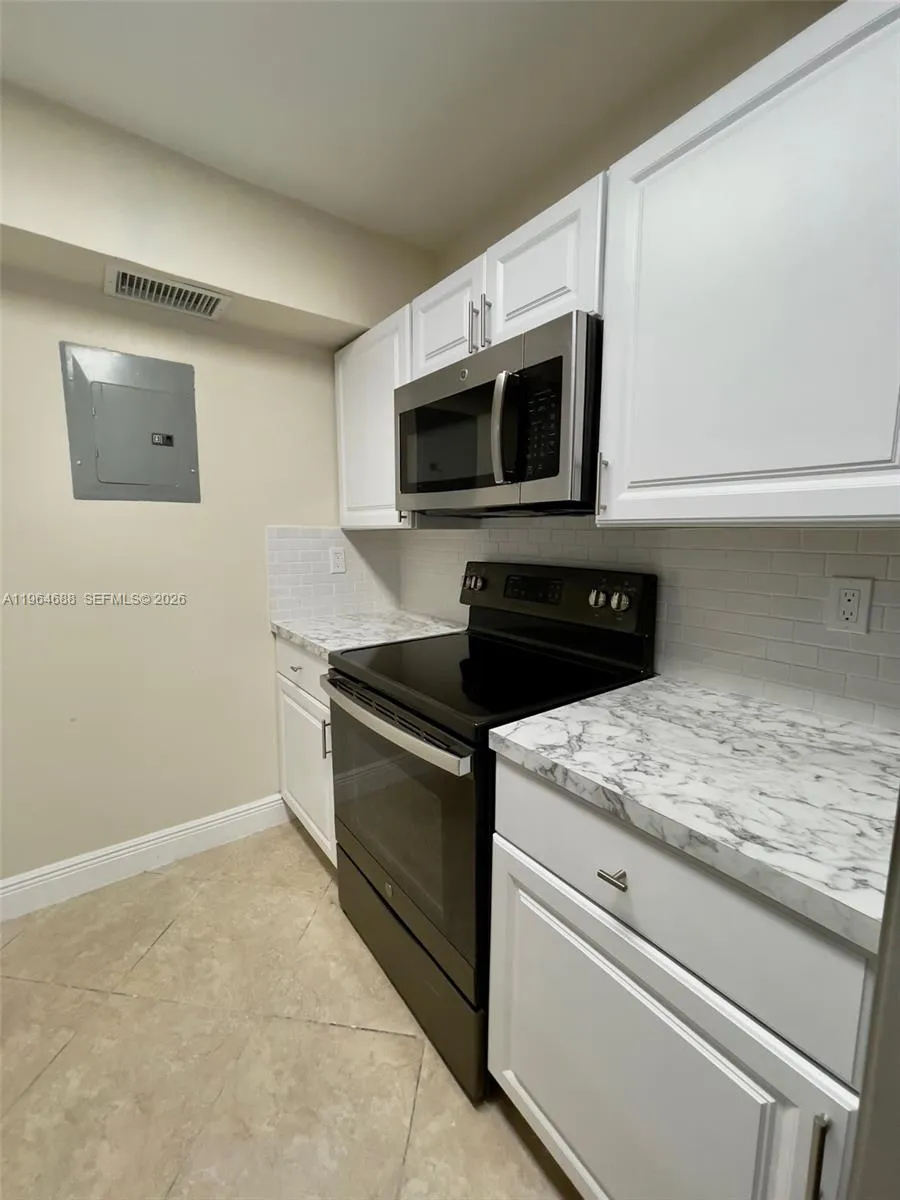 200 W Park Dr 207-1, Miami, Florida 33172, Miami, Florida 33172, 2 Bedrooms Bedrooms, ,2 BathroomsBathrooms,Residential Lease,For Rent,200 W Park Dr 207-1, Miami, Florida 33172,A11964688