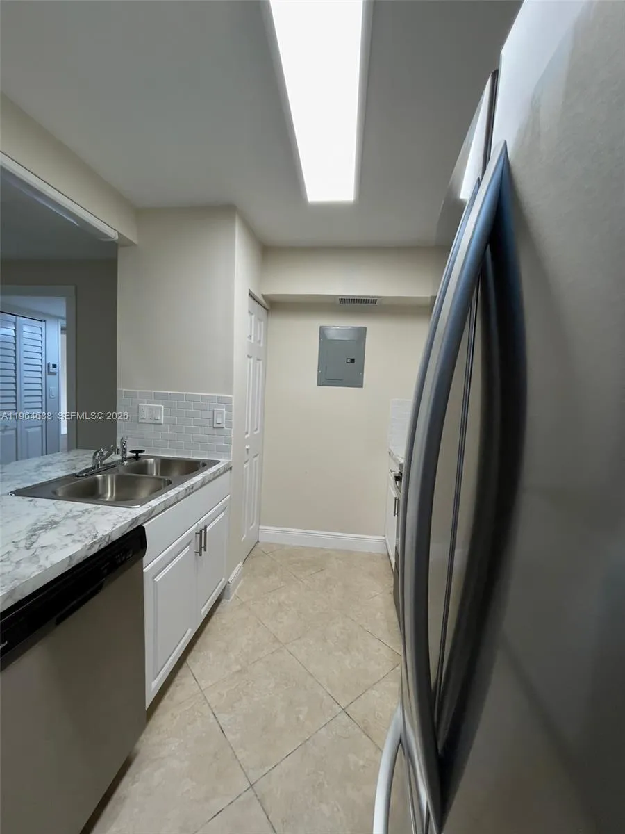 200 W Park Dr 207-1, Miami, Florida 33172, Miami, Florida 33172, 2 Bedrooms Bedrooms, ,2 BathroomsBathrooms,Residential Lease,For Rent,200 W Park Dr 207-1, Miami, Florida 33172,A11964688