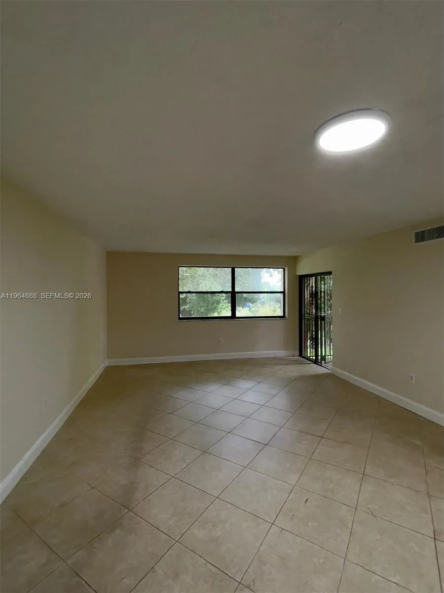 200 W Park Dr 207-1, Miami, Florida 33172, Miami, Florida 33172, 2 Bedrooms Bedrooms, ,2 BathroomsBathrooms,Residential Lease,For Rent,200 W Park Dr 207-1, Miami, Florida 33172,A11964688