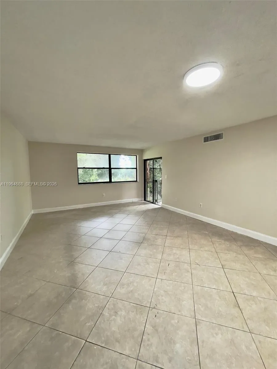 200 W Park Dr 207-1, Miami, Florida 33172, Miami, Florida 33172, 2 Bedrooms Bedrooms, ,2 BathroomsBathrooms,Residential Lease,For Rent,200 W Park Dr 207-1, Miami, Florida 33172,A11964688