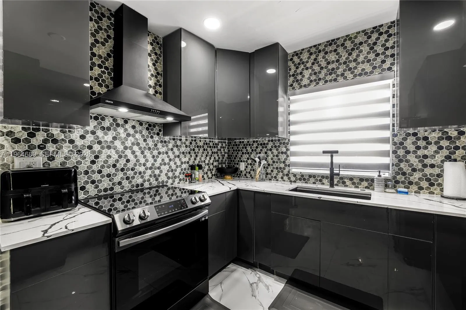 285 Nw 45th St, Miami, Florida 33127, Miami, Florida 33127, 3 Bedrooms Bedrooms, 1 Room Rooms,3 BathroomsBathrooms,Residential,For Sale,285 Nw 45th St, Miami, Florida 33127,A11964689