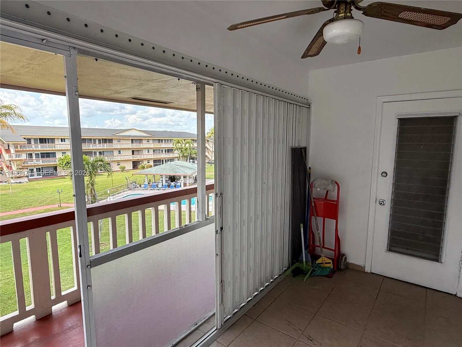 5300 Washington St B329, Hollywood, Florida 33021, Hollywood, Florida 33021, 2 Bedrooms Bedrooms, ,1 BathroomBathrooms,Residential,For Sale,5300 Washington St B329, Hollywood, Florida 33021,A11964711