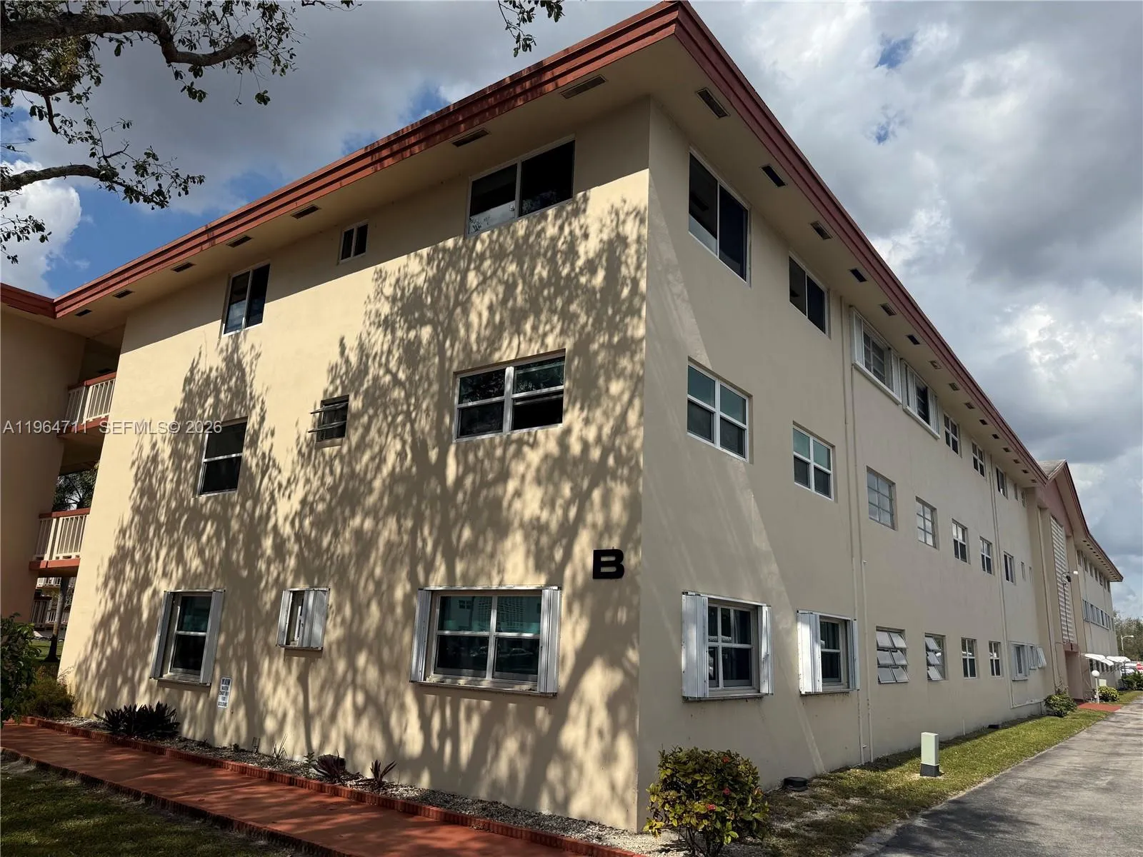 5300 Washington St B329, Hollywood, Florida 33021, Hollywood, Florida 33021, 2 Bedrooms Bedrooms, ,1 BathroomBathrooms,Residential,For Sale,5300 Washington St B329, Hollywood, Florida 33021,A11964711