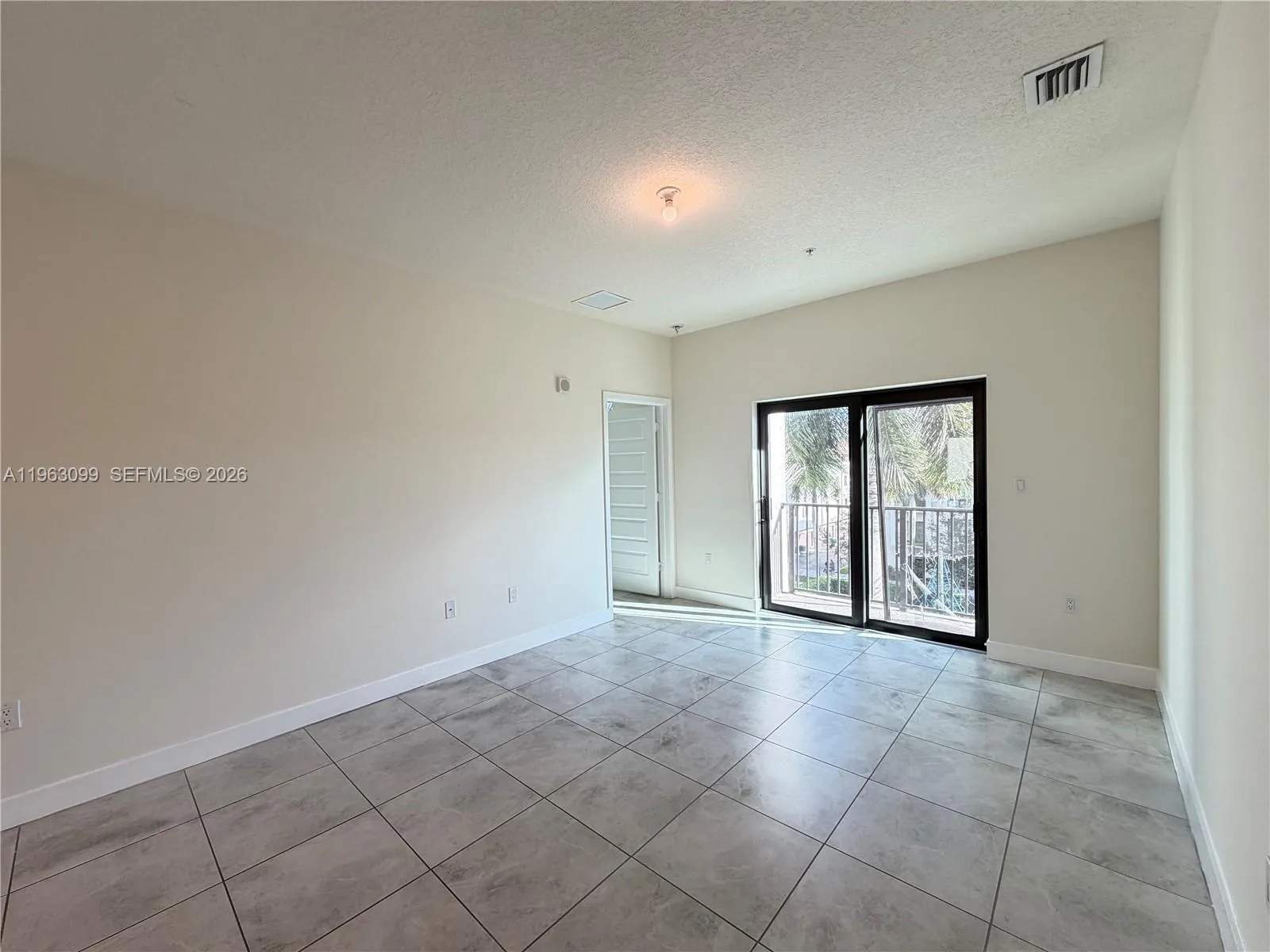 4640 Nw 84th Ave 47, Doral, Florida 33166, Doral, Florida 33166, 3 Bedrooms Bedrooms, ,2 BathroomsBathrooms,Residential Lease,For Rent,4640 Nw 84th Ave 47, Doral, Florida 33166,A11963099