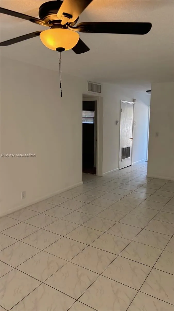 4200 Nw 3rd Ct 111, Plantation, Florida 33317, Plantation, Florida 33317, 2 Bedrooms Bedrooms, ,1 BathroomBathrooms,Residential Lease,For Rent,4200 Nw 3rd Ct 111, Plantation, Florida 33317,A11964724