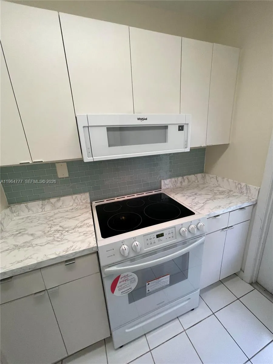 1450 Atlantic Shores Blvd 109, Hallandale Beach, F, Hallandale Beach, Florida 33009, 1 Bedroom Bedrooms, ,1 BathroomBathrooms,Residential Lease,For Rent,1450 Atlantic Shores Blvd 109, Hallandale Beach, F,A11964777