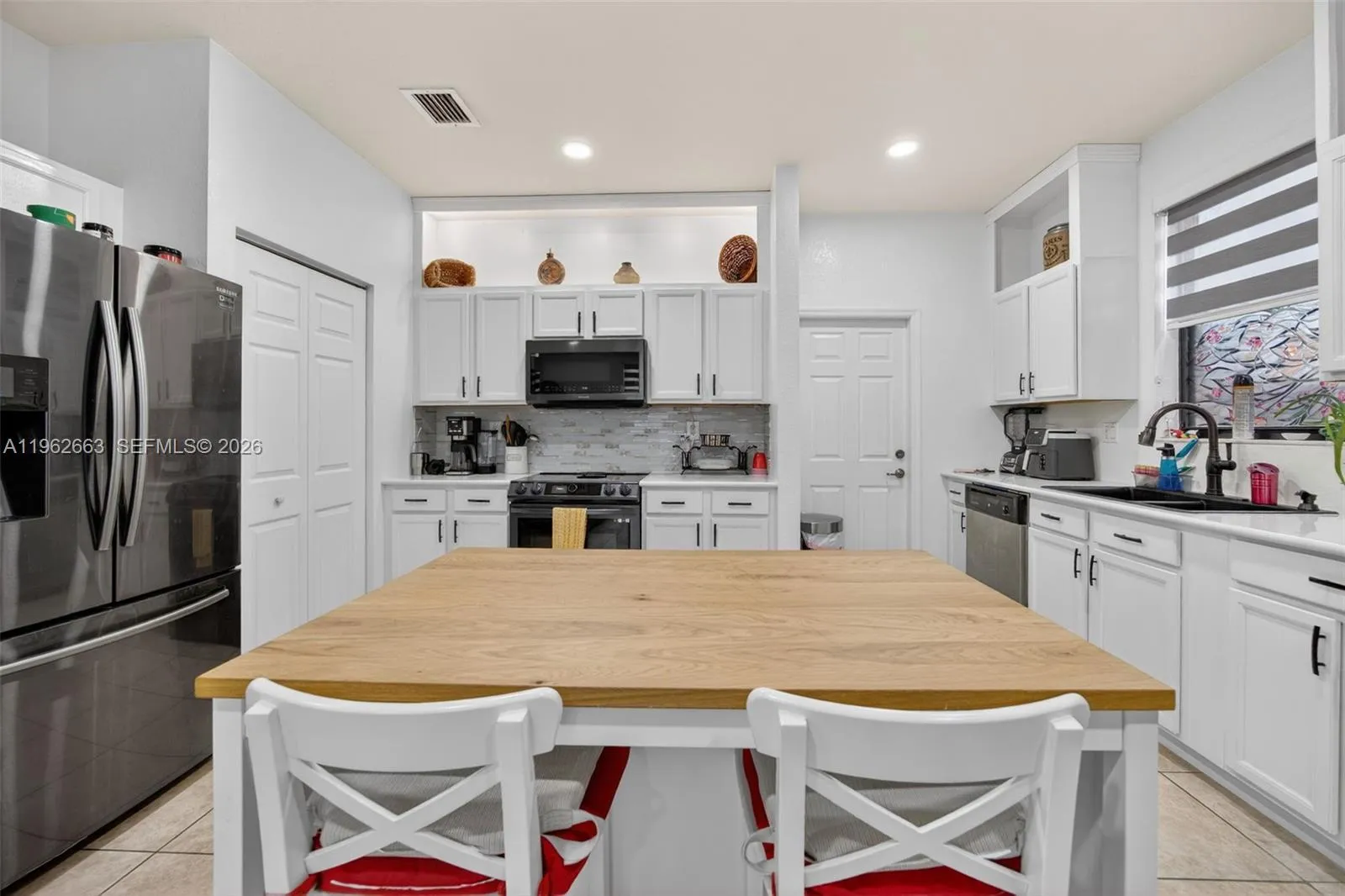 3669 Se 2nd Ct, Homestead, Florida 33033, Homestead, Florida 33033, 4 Bedrooms Bedrooms, ,3 BathroomsBathrooms,Residential,For Sale,3669 Se 2nd Ct, Homestead, Florida 33033,A11962663