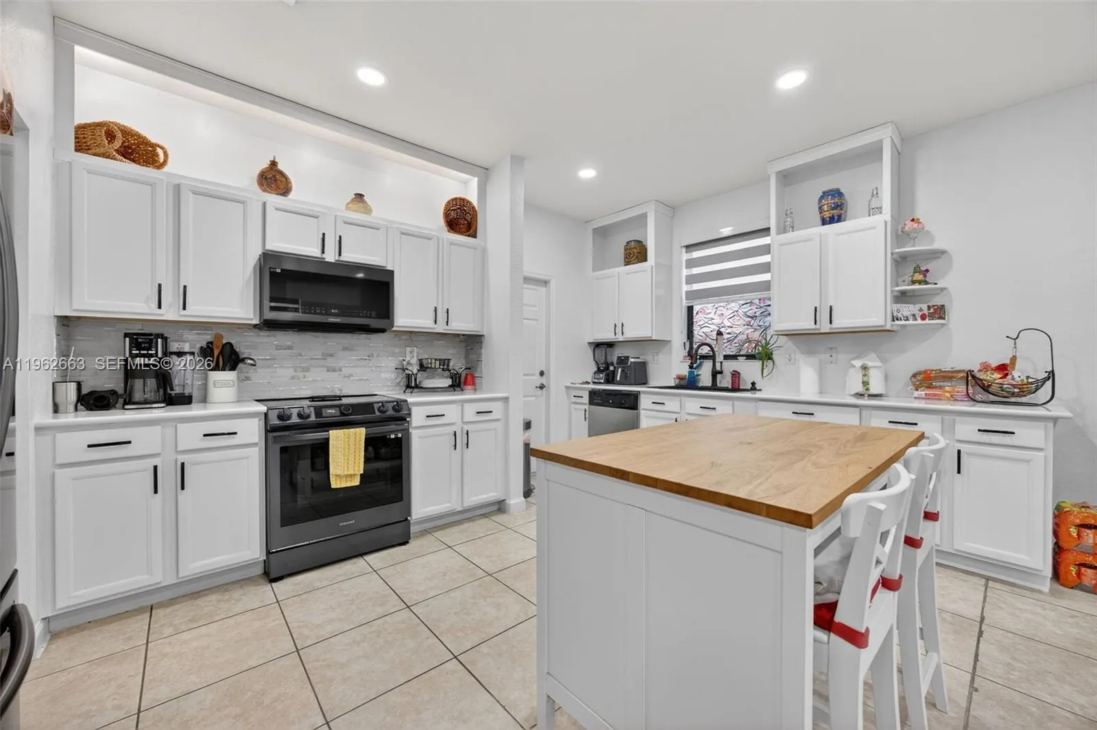 3669 Se 2nd Ct, Homestead, Florida 33033, Homestead, Florida 33033, 4 Bedrooms Bedrooms, ,3 BathroomsBathrooms,Residential,For Sale,3669 Se 2nd Ct, Homestead, Florida 33033,A11962663