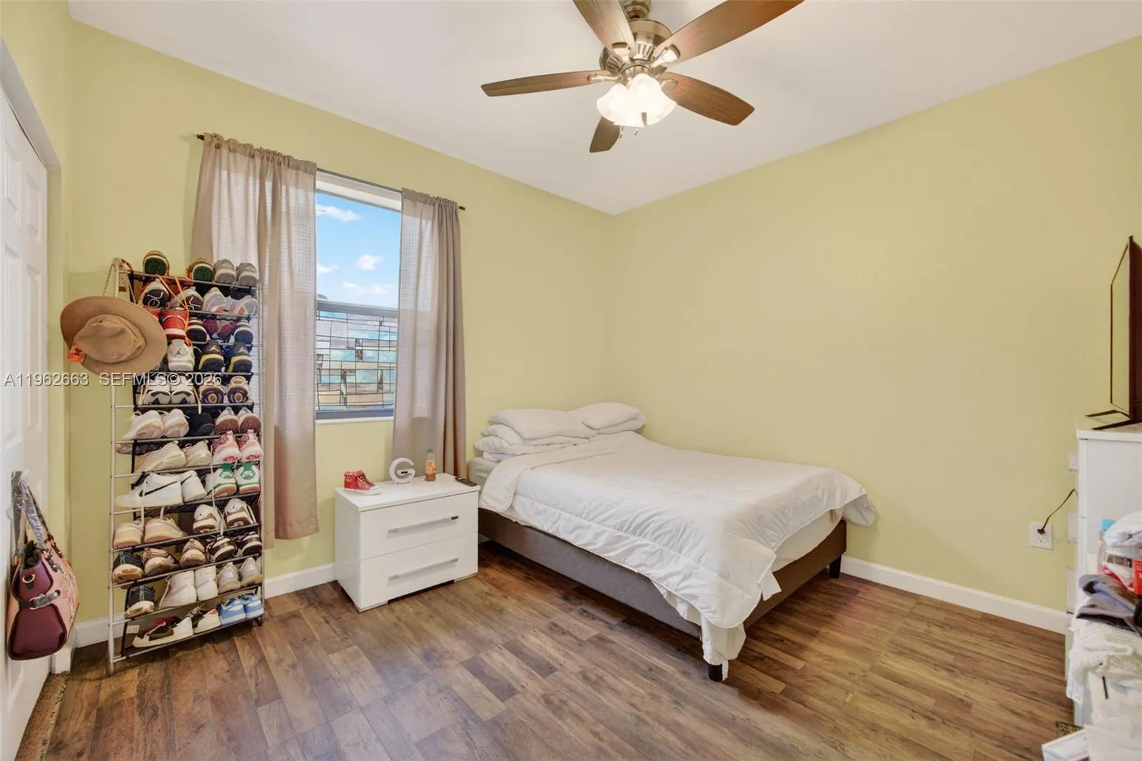 3669 Se 2nd Ct, Homestead, Florida 33033, Homestead, Florida 33033, 4 Bedrooms Bedrooms, ,3 BathroomsBathrooms,Residential,For Sale,3669 Se 2nd Ct, Homestead, Florida 33033,A11962663