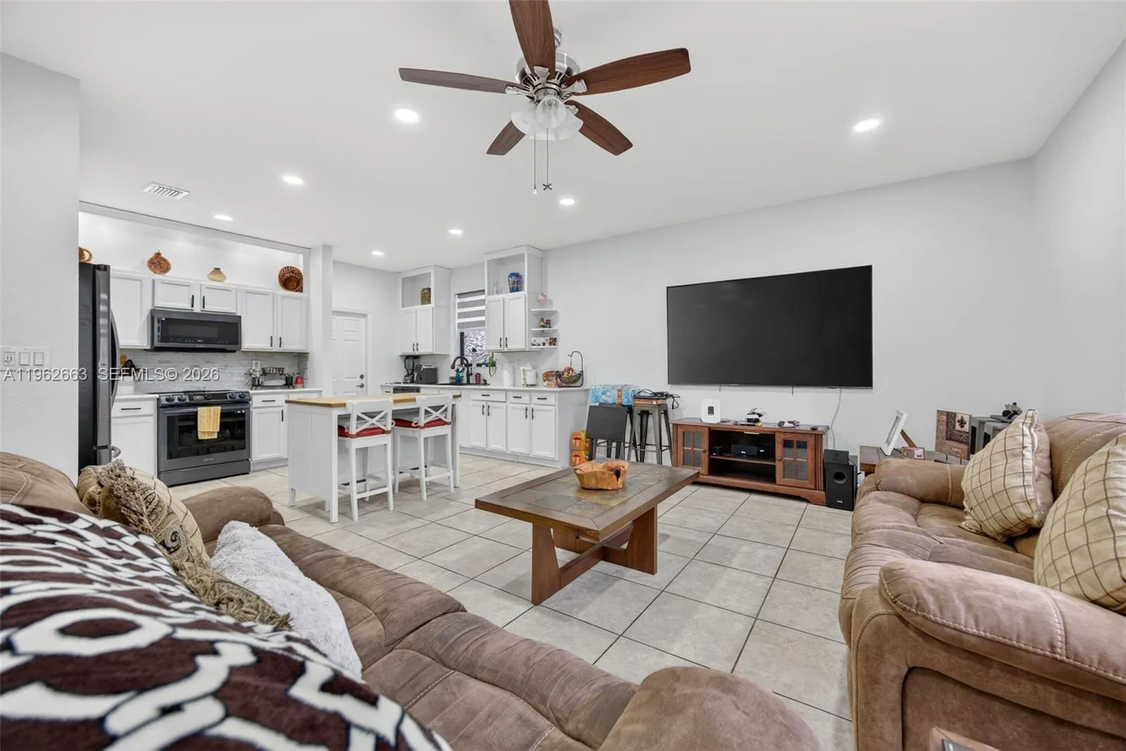 3669 Se 2nd Ct, Homestead, Florida 33033, Homestead, Florida 33033, 4 Bedrooms Bedrooms, ,3 BathroomsBathrooms,Residential,For Sale,3669 Se 2nd Ct, Homestead, Florida 33033,A11962663