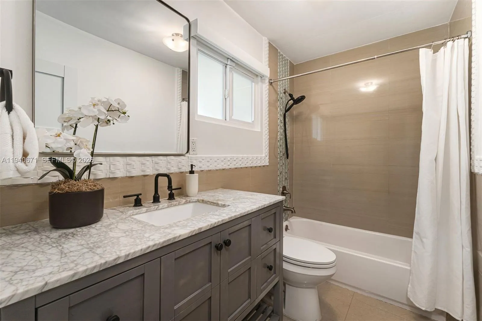 Bath for 4th & 5th bedroom