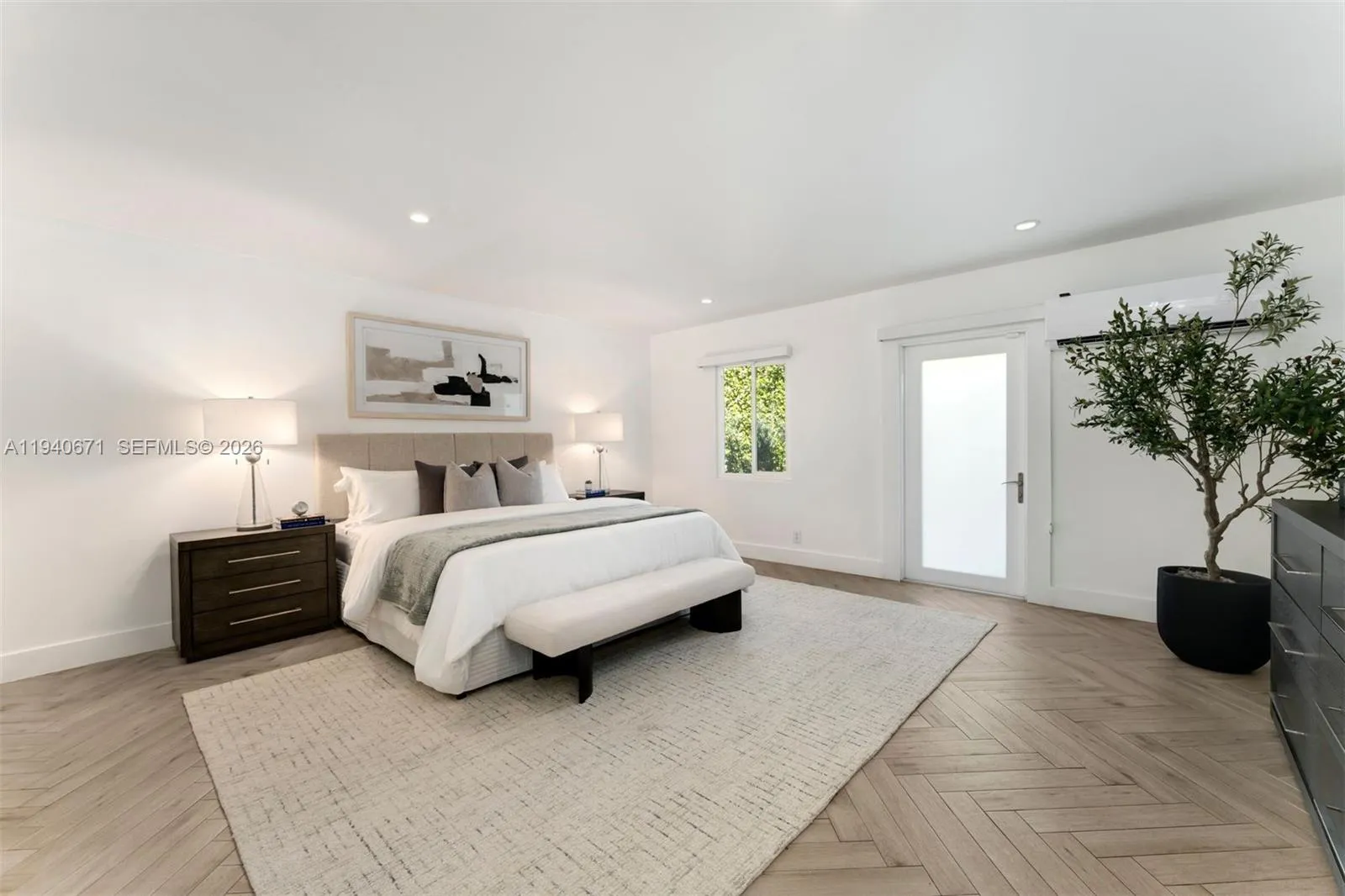 Spacious 5th bedroom split plan