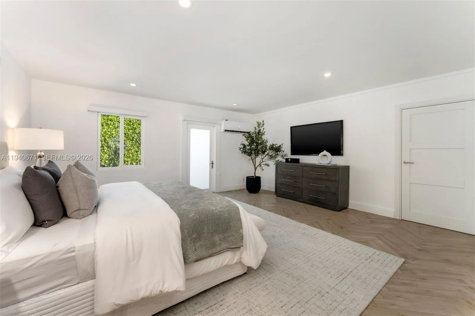 5th bedroom with dedicated split-unit AC and separate entry