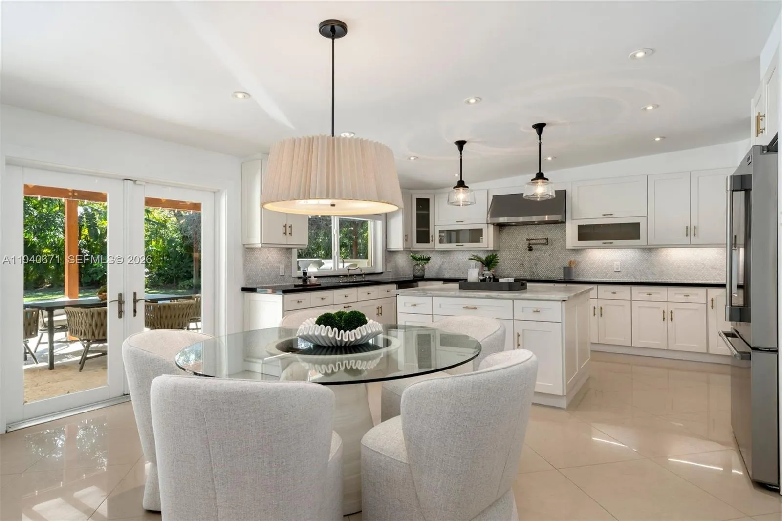 Lovely and open dining indoors and al fresco