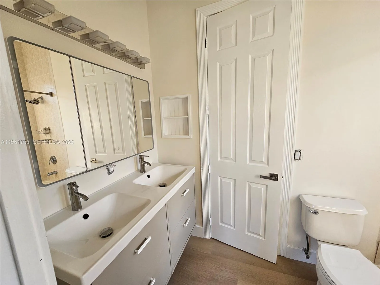 7996 Sw 195th St, Cutler Bay, Florida 33157, Cutler Bay, Florida 33157, 5 Bedrooms Bedrooms, ,4 BathroomsBathrooms,Residential,For Sale,7996 Sw 195th St, Cutler Bay, Florida 33157,A11961756