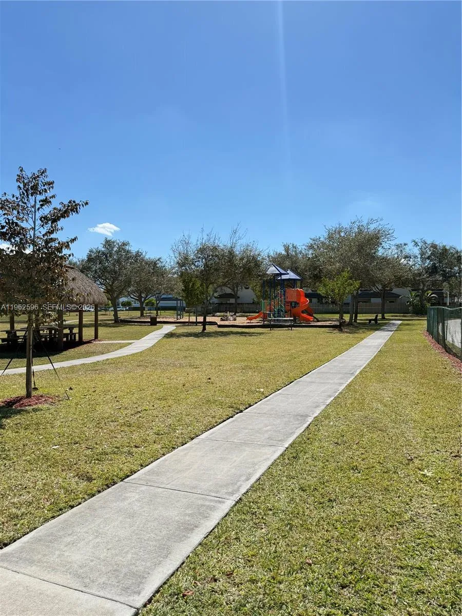 2223 Se 23rd Ave 2223, Homestead, Florida 33035, Homestead, Florida 33035, 3 Bedrooms Bedrooms, ,2 BathroomsBathrooms,Residential Lease,For Rent,2223 Se 23rd Ave 2223, Homestead, Florida 33035,A11962596