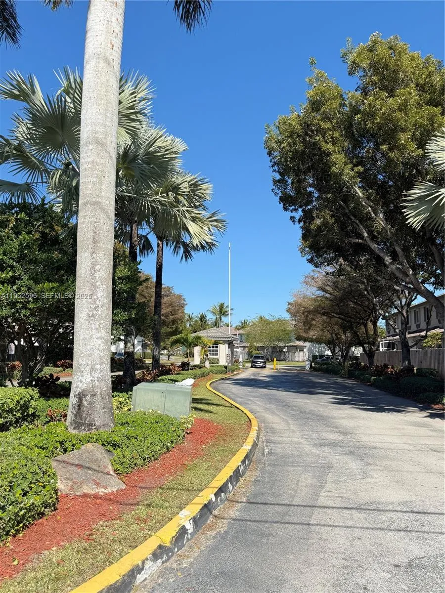 2223 Se 23rd Ave 2223, Homestead, Florida 33035, Homestead, Florida 33035, 3 Bedrooms Bedrooms, ,2 BathroomsBathrooms,Residential Lease,For Rent,2223 Se 23rd Ave 2223, Homestead, Florida 33035,A11962596