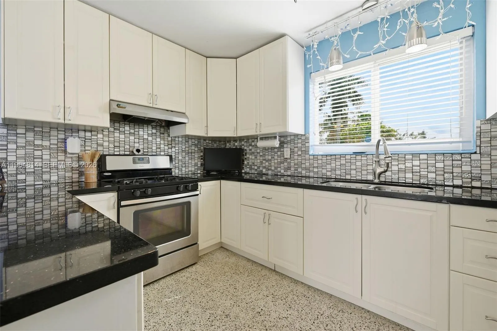 7121 Wilson St, Hollywood, Florida 33024, Hollywood, Florida 33024, 3 Bedrooms Bedrooms, ,2 BathroomsBathrooms,Residential,For Sale,7121 Wilson St, Hollywood, Florida 33024,A11964814