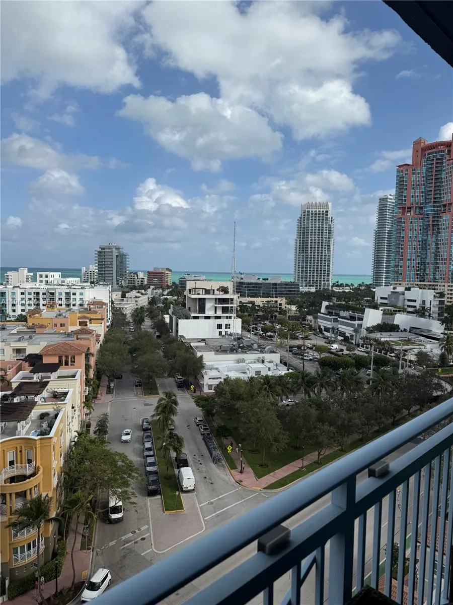 Miami Beach, Florida 33139, 1 Bedroom Bedrooms, ,1 BathroomBathrooms,Residential,For Sale,A11964215
