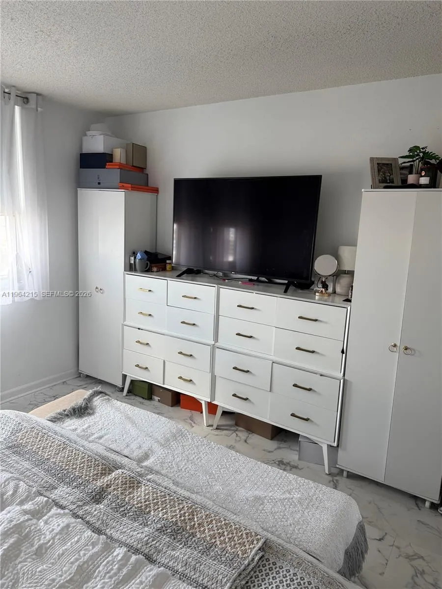 Miami Beach, Florida 33139, 1 Bedroom Bedrooms, ,1 BathroomBathrooms,Residential,For Sale,A11964215
