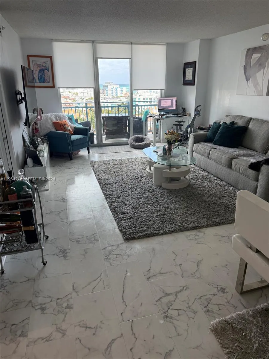 Miami Beach, Florida 33139, 1 Bedroom Bedrooms, ,1 BathroomBathrooms,Residential,For Sale,A11964215