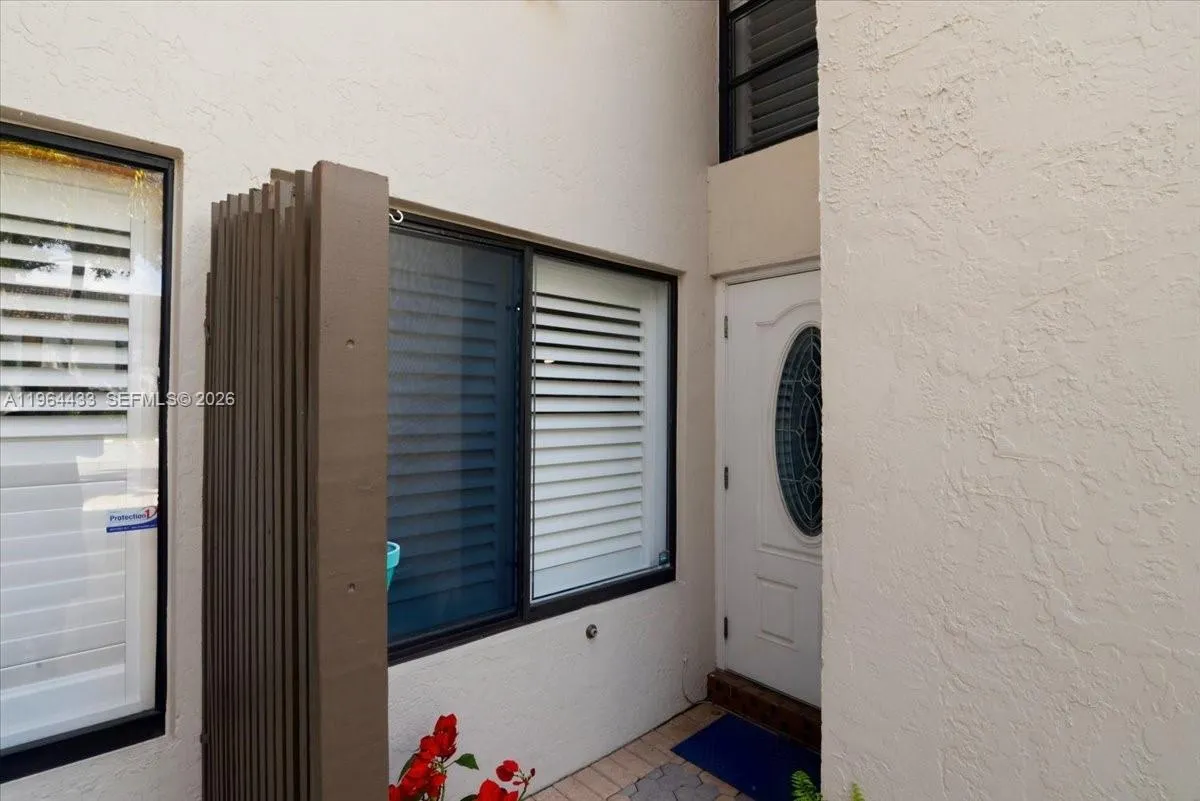 958 Mockingbird Ln 514, Plantation, Florida 33324, Plantation, Florida 33324, 4 Bedrooms Bedrooms, ,2 BathroomsBathrooms,Residential,For Sale,958 Mockingbird Ln 514, Plantation, Florida 33324,A11964433