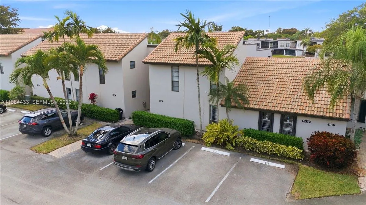 958 Mockingbird Ln 514, Plantation, Florida 33324, Plantation, Florida 33324, 4 Bedrooms Bedrooms, ,2 BathroomsBathrooms,Residential,For Sale,958 Mockingbird Ln 514, Plantation, Florida 33324,A11964433