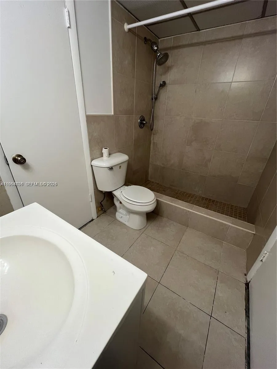 5 Olive Dr 5, Hialeah, Florida 33010, Hialeah, Florida 33010, 2 Bedrooms Bedrooms, ,1 BathroomBathrooms,Residential Lease,For Rent,5 Olive Dr 5, Hialeah, Florida 33010,A11964831