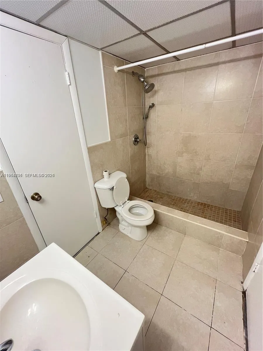 5 Olive Dr 5, Hialeah, Florida 33010, Hialeah, Florida 33010, 2 Bedrooms Bedrooms, ,1 BathroomBathrooms,Residential Lease,For Rent,5 Olive Dr 5, Hialeah, Florida 33010,A11964831