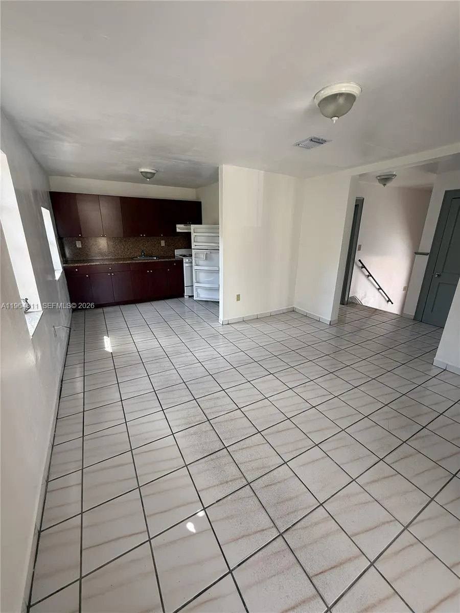 1880 Sw 9th St 2, Miami, Florida 33135, Miami, Florida 33135, 2 Bedrooms Bedrooms, ,1 BathroomBathrooms,Residential Lease,For Rent,1880 Sw 9th St 2, Miami, Florida 33135,A11964811