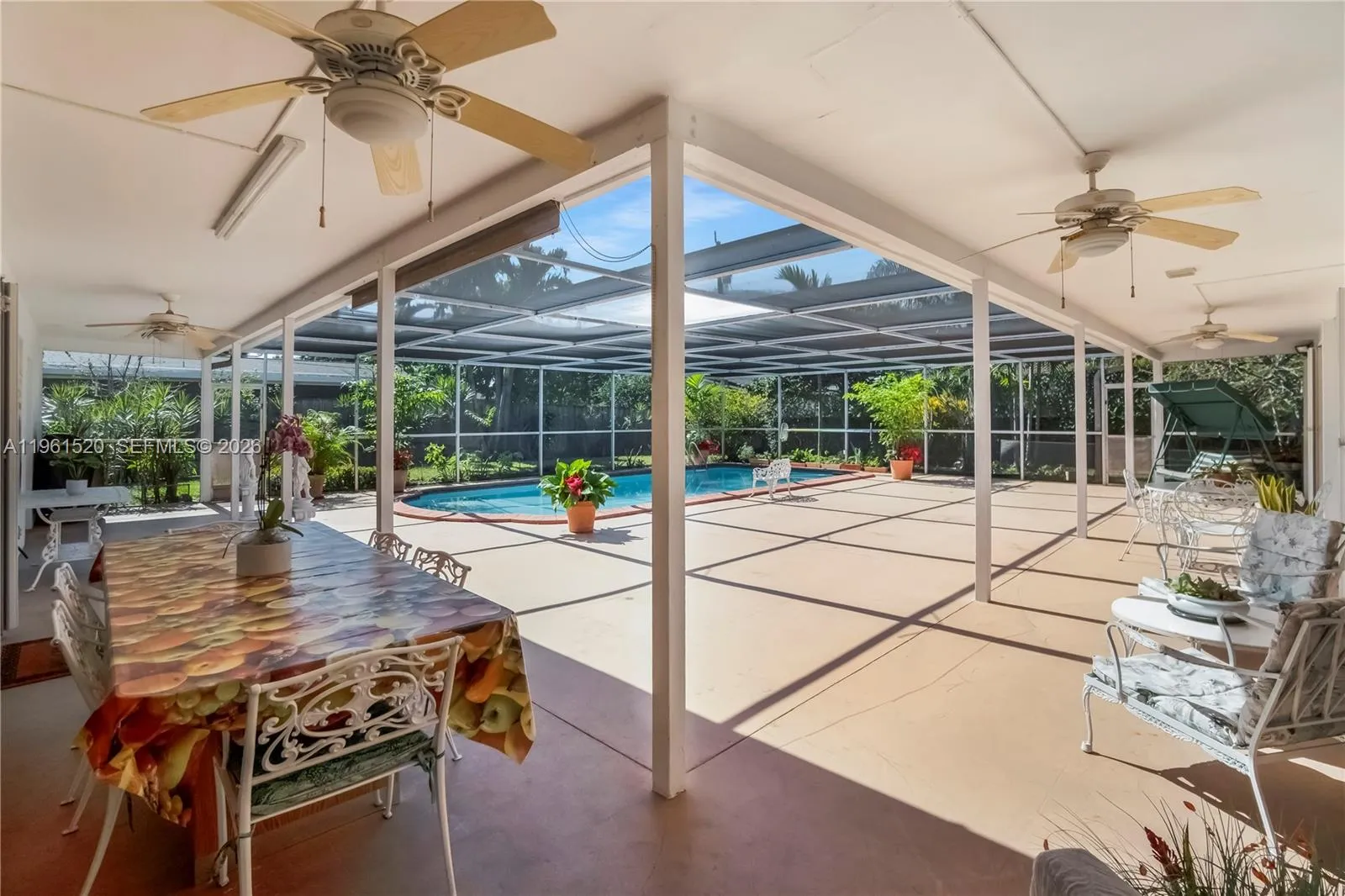 Spectacular screened Pool and Patio area - Great for Entertaining!