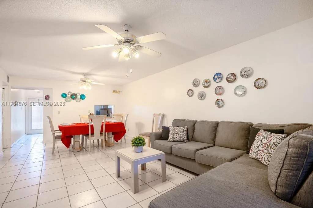 250 Gate Rd 257, Hollywood, Florida 33024, Hollywood, Florida 33024, 2 Bedrooms Bedrooms, ,2 BathroomsBathrooms,Residential,For Sale,250 Gate Rd 257, Hollywood, Florida 33024,A11964876