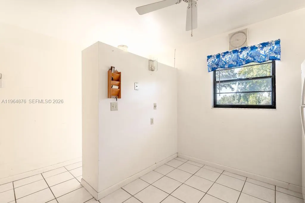 250 Gate Rd 257, Hollywood, Florida 33024, Hollywood, Florida 33024, 2 Bedrooms Bedrooms, ,2 BathroomsBathrooms,Residential,For Sale,250 Gate Rd 257, Hollywood, Florida 33024,A11964876