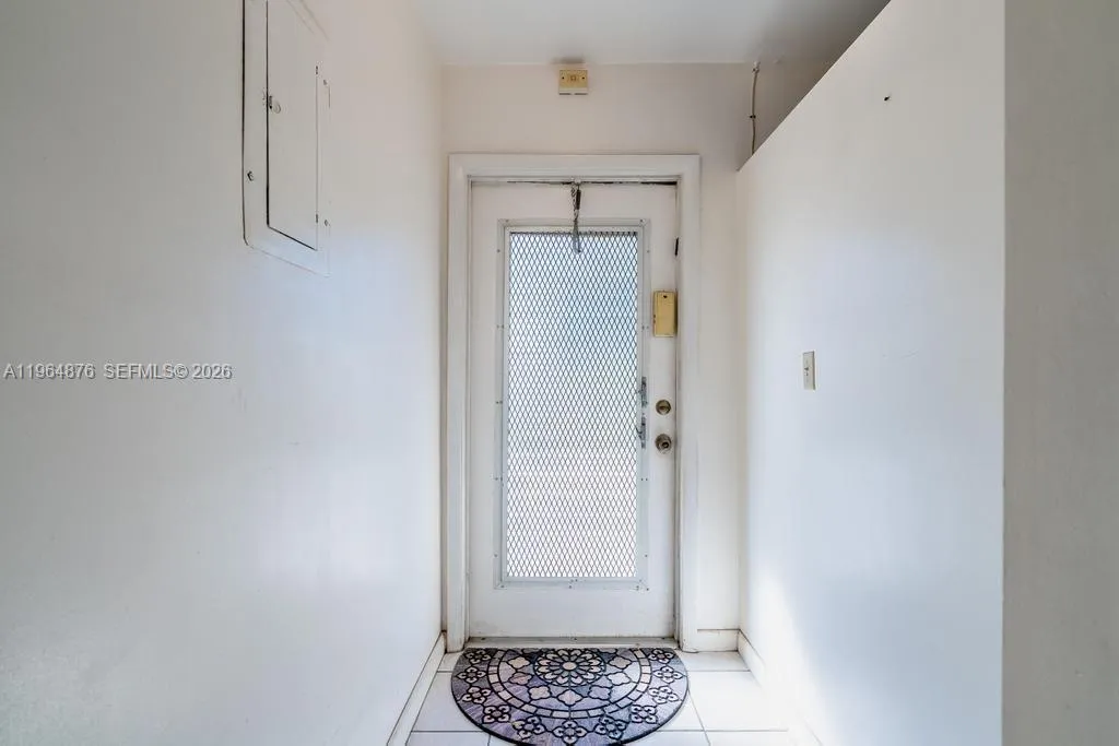 250 Gate Rd 257, Hollywood, Florida 33024, Hollywood, Florida 33024, 2 Bedrooms Bedrooms, ,2 BathroomsBathrooms,Residential,For Sale,250 Gate Rd 257, Hollywood, Florida 33024,A11964876