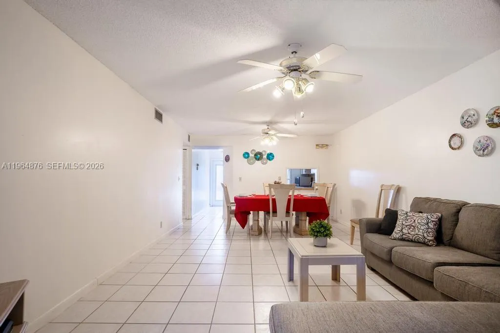 250 Gate Rd 257, Hollywood, Florida 33024, Hollywood, Florida 33024, 2 Bedrooms Bedrooms, ,2 BathroomsBathrooms,Residential,For Sale,250 Gate Rd 257, Hollywood, Florida 33024,A11964876