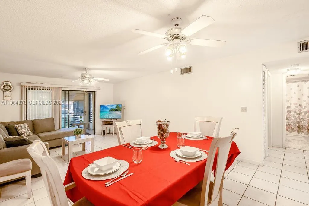 250 Gate Rd 257, Hollywood, Florida 33024, Hollywood, Florida 33024, 2 Bedrooms Bedrooms, ,2 BathroomsBathrooms,Residential,For Sale,250 Gate Rd 257, Hollywood, Florida 33024,A11964876
