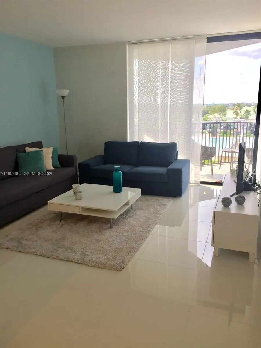 5300 Paseo Blvd 410, Doral, Florida 33178, Doral, Florida 33178, 1 Bedroom Bedrooms, ,1 BathroomBathrooms,Residential Lease,For Rent,5300 Paseo Blvd 410, Doral, Florida 33178,A11964902