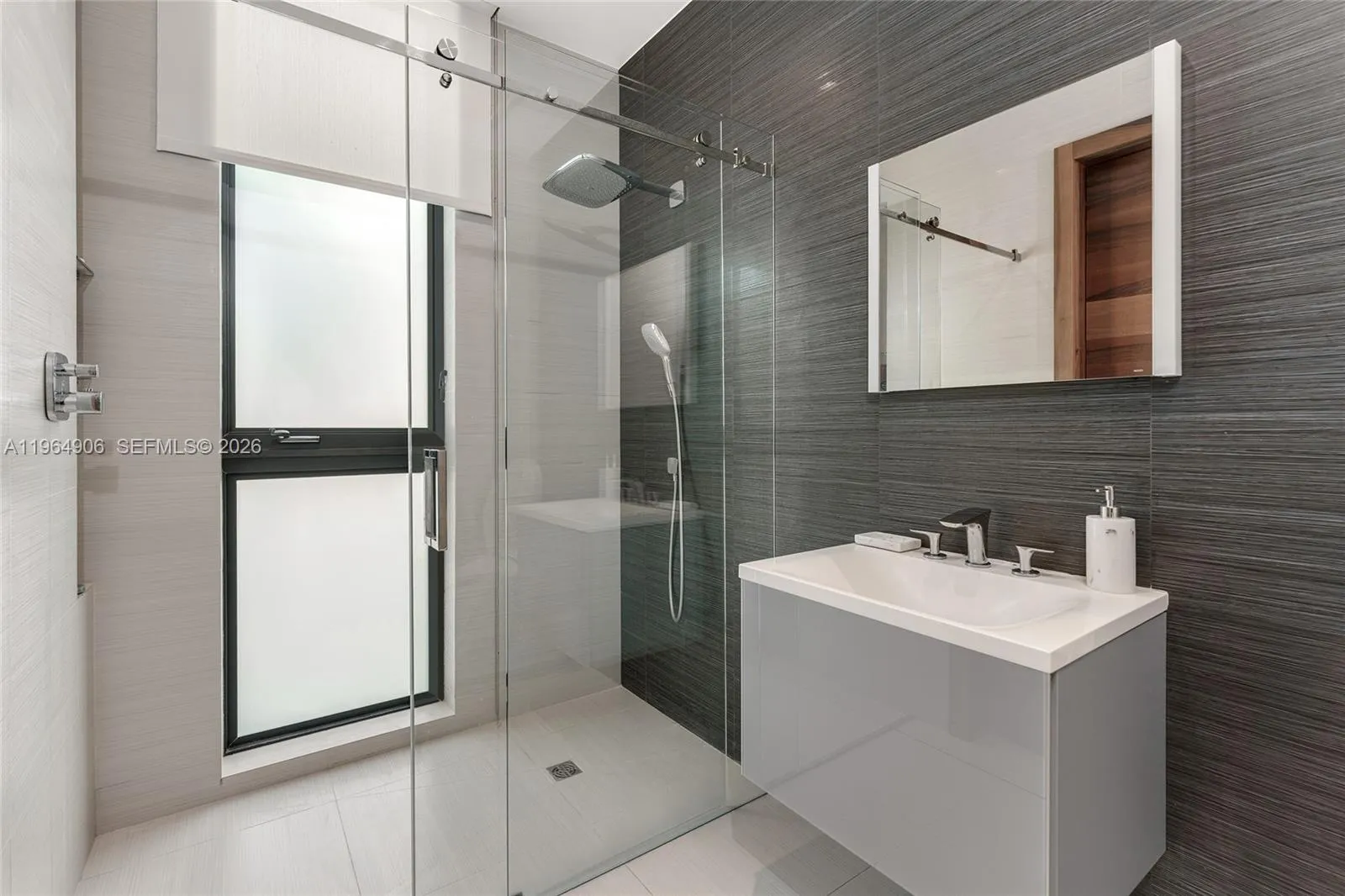 528 Lakeview Ct, Miami Beach, Florida 33140, Miami Beach, Florida 33140, 5 Bedrooms Bedrooms, ,7 BathroomsBathrooms,Residential Lease,For Rent,528 Lakeview Ct, Miami Beach, Florida 33140,A11964906