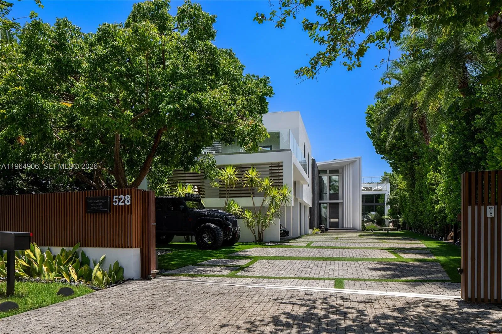 528 Lakeview Ct, Miami Beach, Florida 33140, Miami Beach, Florida 33140, 5 Bedrooms Bedrooms, ,7 BathroomsBathrooms,Residential Lease,For Rent,528 Lakeview Ct, Miami Beach, Florida 33140,A11964906