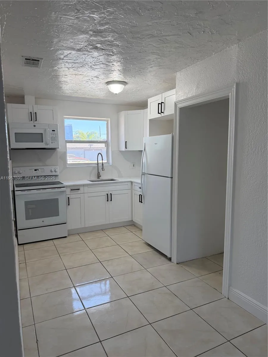 Miami, Florida 33142, 3 Bedrooms Bedrooms, ,2 BathroomsBathrooms,Residential Lease,For Rent,A11957590
