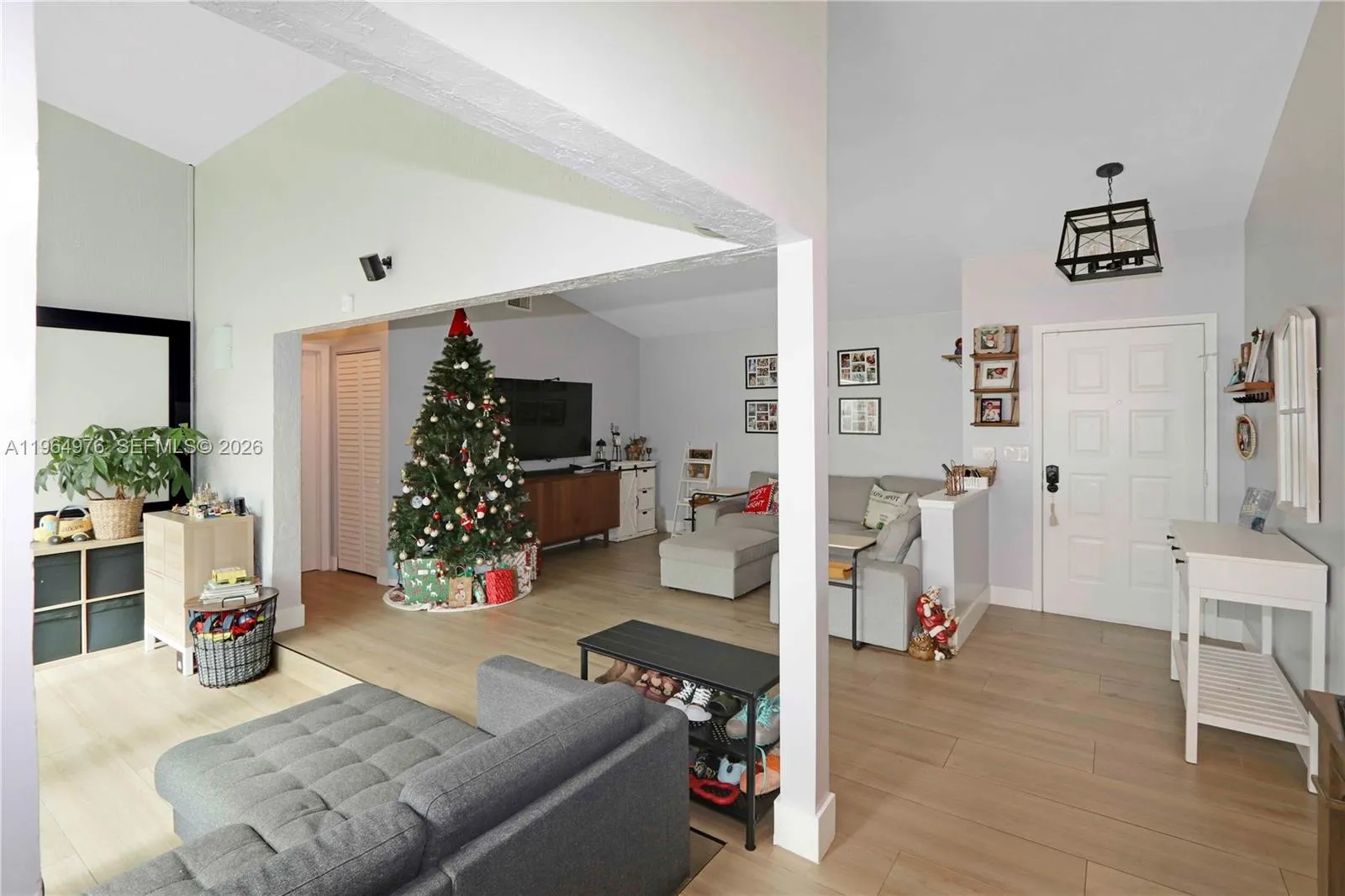 Davie, Florida 33331, 3 Bedrooms Bedrooms, ,2 BathroomsBathrooms,Residential Lease,For Rent,A11964976