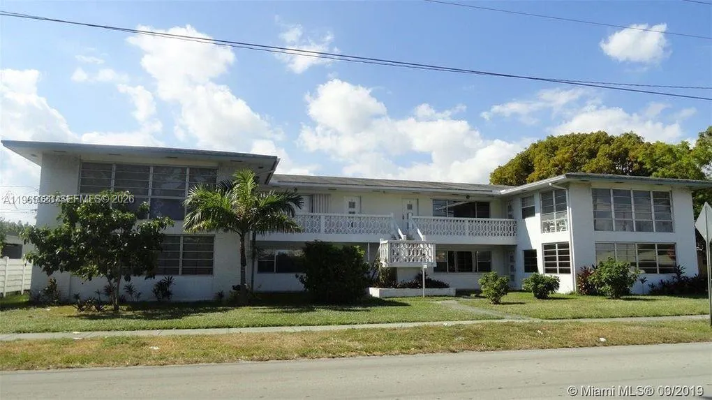 1400 S 19th Ave 8, Hollywood, Florida 33020, Hollywood, Florida 33020, 2 Bedrooms Bedrooms, ,2 BathroomsBathrooms,Residential,For Sale,1400 S 19th Ave 8, Hollywood, Florida 33020,A11965023