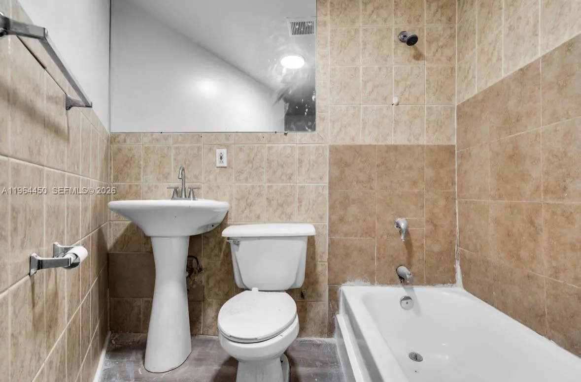 914 Nw 80th St, Miami, Florida 33150, Miami, Florida 33150, ,Residential Income,For Sale,914 Nw 80th St, Miami, Florida 33150,A11964450