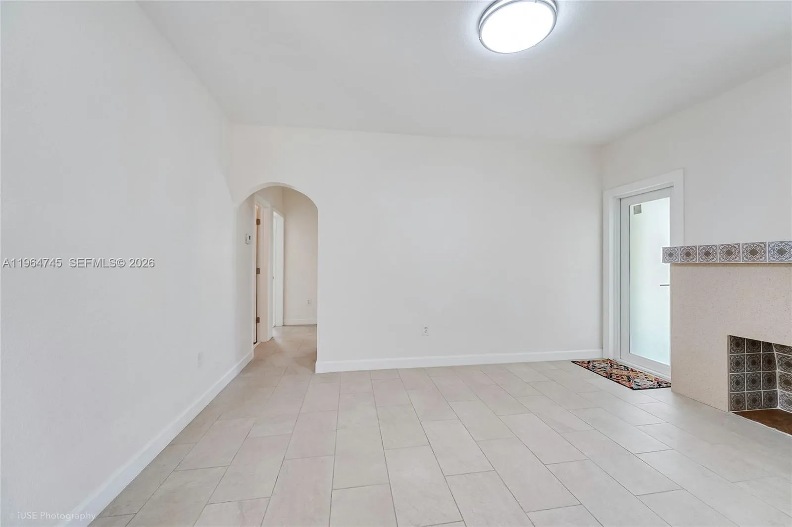 Hallway to bedrooms\'