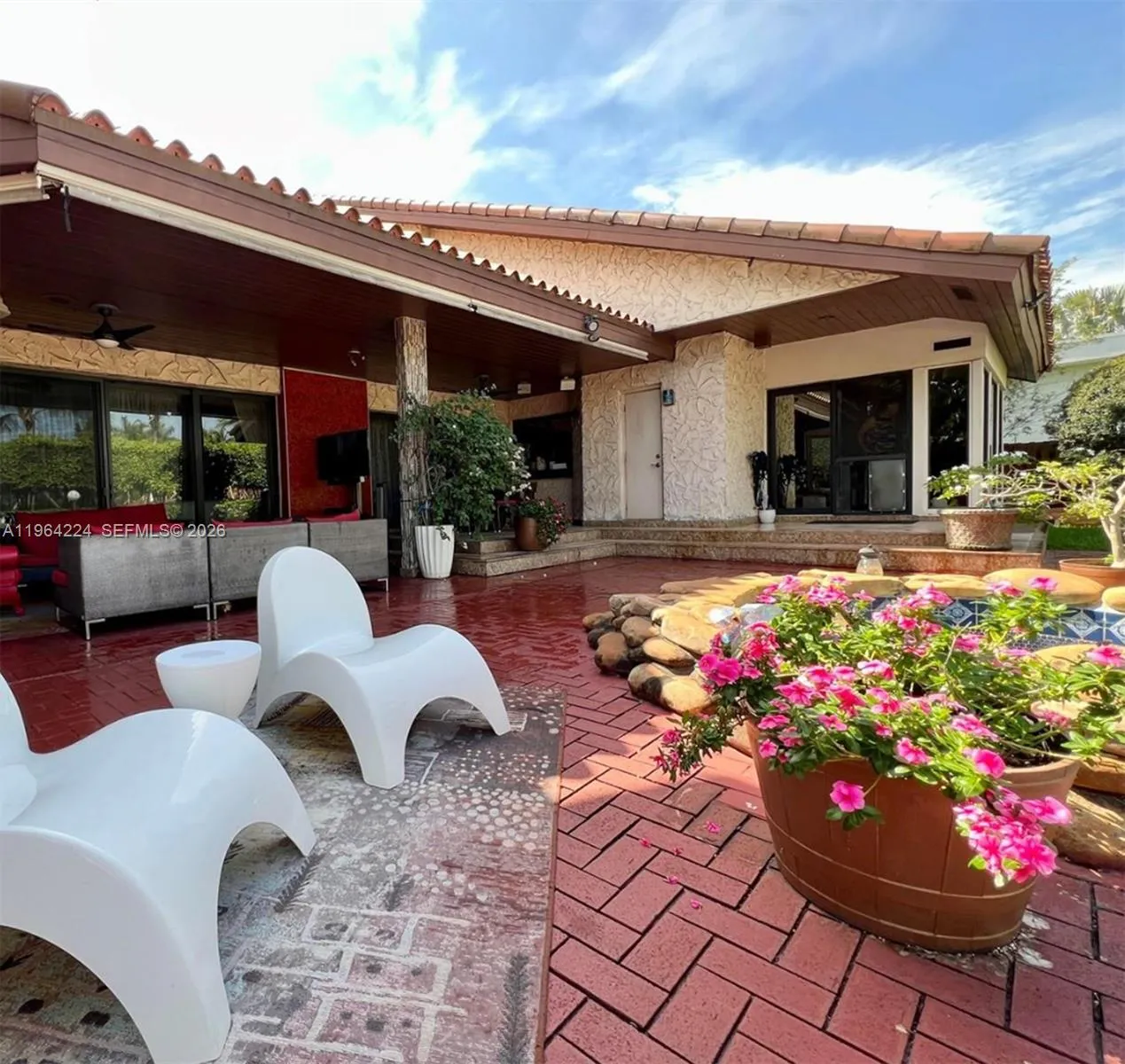 913 Diplomat Pkwy, Hallandale Beach, Florida 33009, Hallandale Beach, Florida 33009, 5 Bedrooms Bedrooms, ,4 BathroomsBathrooms,Residential,For Sale,913 Diplomat Pkwy, Hallandale Beach, Florida 33009,A11964224