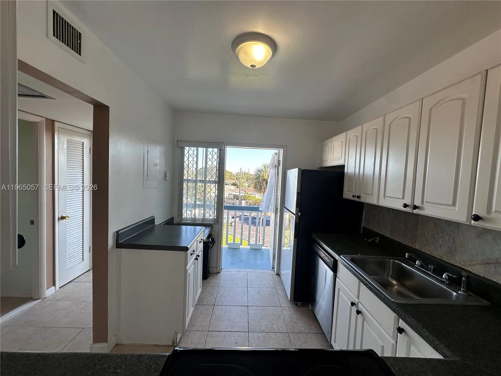 2223 Park Ln 304, Hollywood, Florida 33021, Hollywood, Florida 33021, 1 Bedroom Bedrooms, ,1 BathroomBathrooms,Residential,For Sale,2223 Park Ln 304, Hollywood, Florida 33021,A11965057