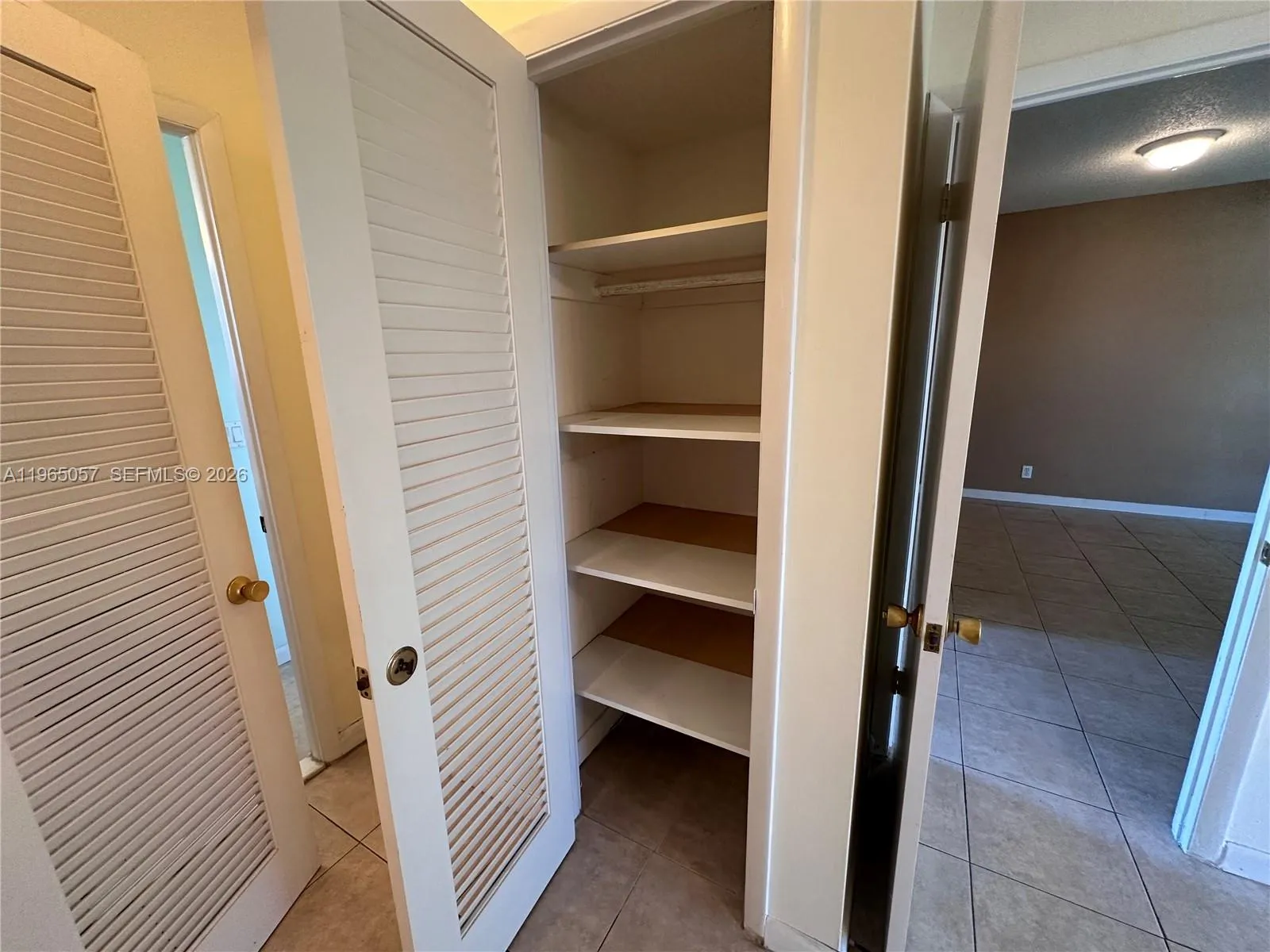 2223 Park Ln 304, Hollywood, Florida 33021, Hollywood, Florida 33021, 1 Bedroom Bedrooms, ,1 BathroomBathrooms,Residential,For Sale,2223 Park Ln 304, Hollywood, Florida 33021,A11965057
