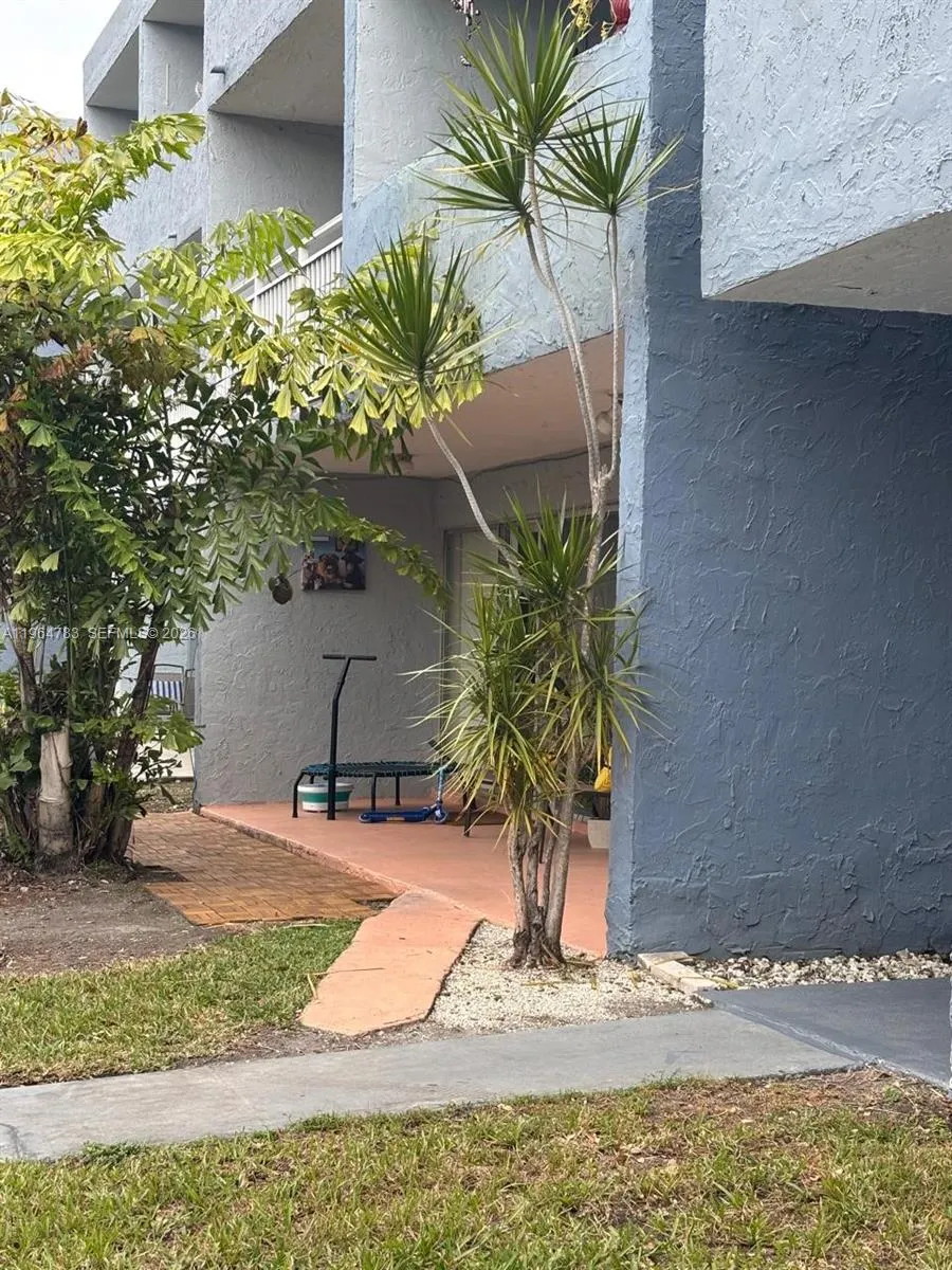 9365 Fontainebleau Blvd E105, Miami, Florida 33172, Miami, Florida 33172, 1 Bedroom Bedrooms, ,1 BathroomBathrooms,Residential Lease,For Rent,9365 Fontainebleau Blvd E105, Miami, Florida 33172,A11964783