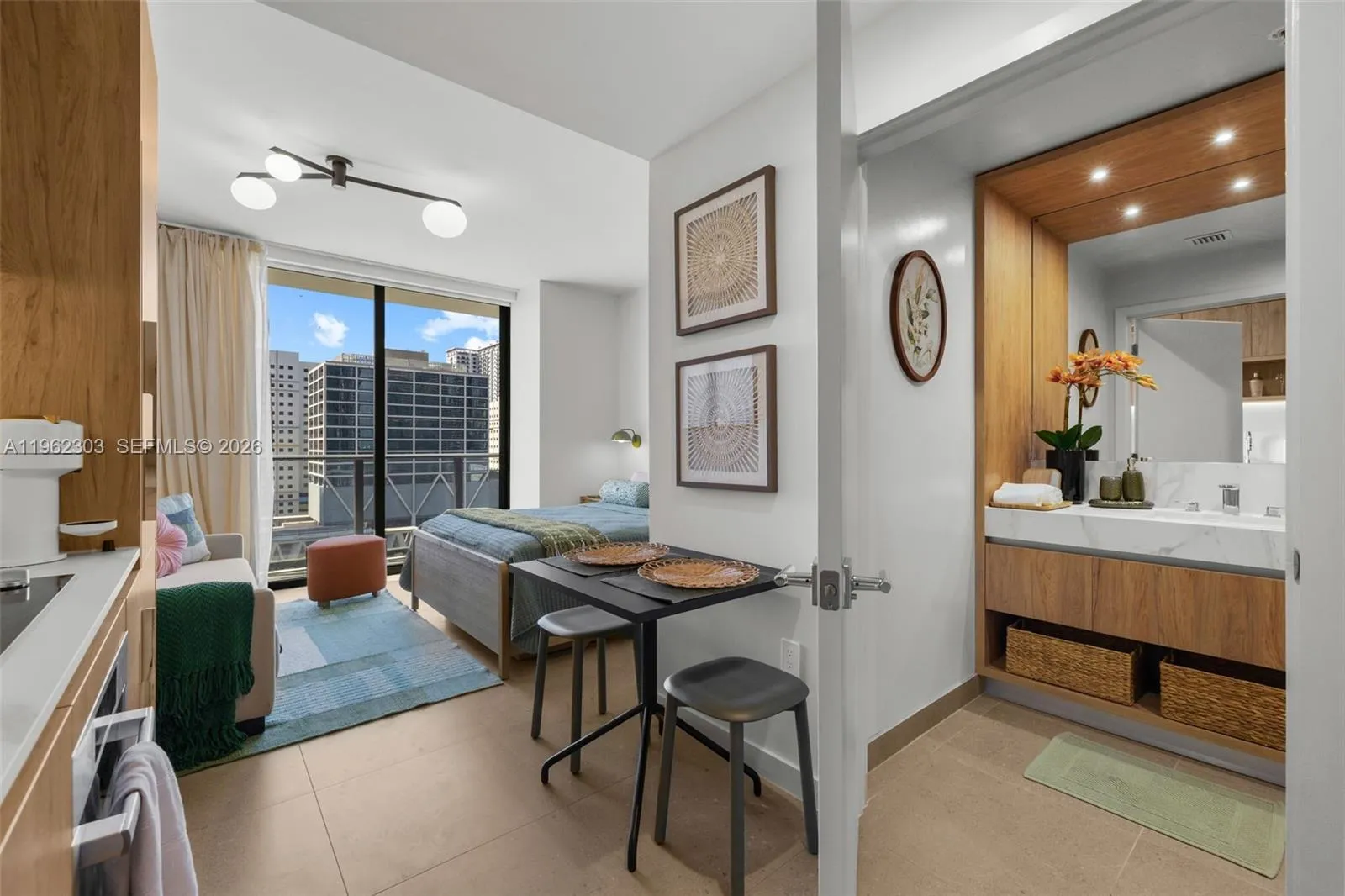 11 Ne 6th St 1615, Miami, Florida 33132, Miami, Florida 33132, ,1 BathroomBathrooms,Residential Lease,For Rent,11 Ne 6th St 1615, Miami, Florida 33132,A11962303