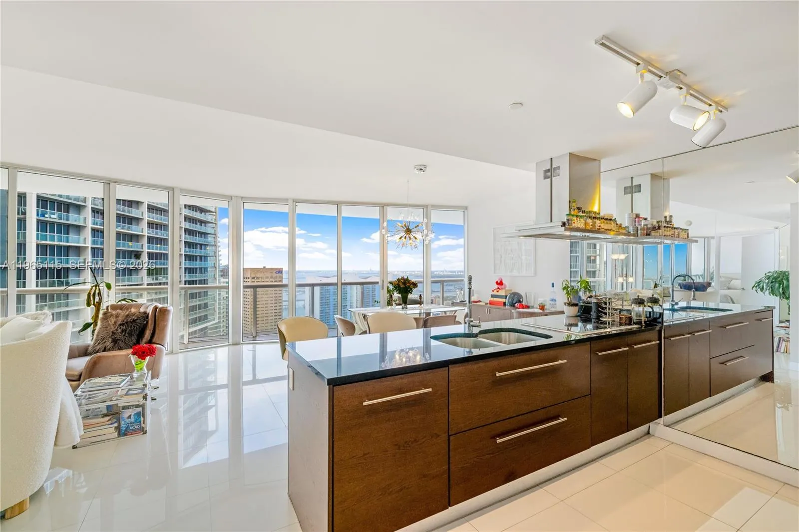 495 Brickell Ave 4704, Miami, Florida 33131, Miami, Florida 33131, 2 Bedrooms Bedrooms, ,2 BathroomsBathrooms,Residential Lease,For Rent,495 Brickell Ave 4704, Miami, Florida 33131,A11965115